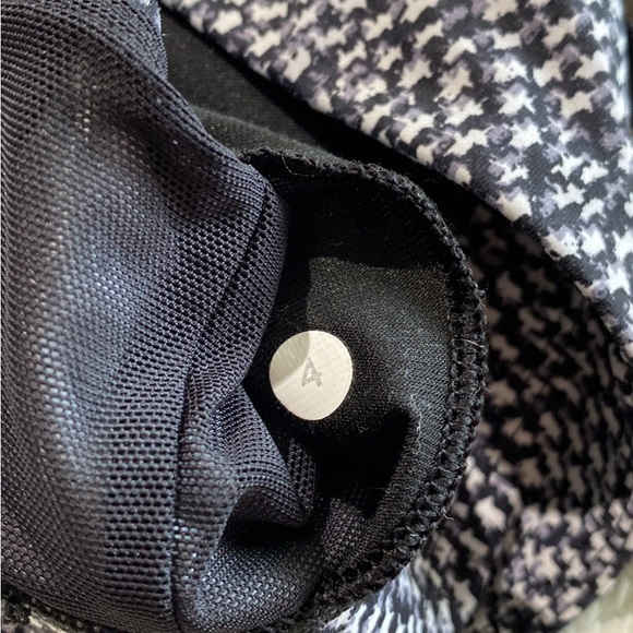 Lulu Sports Bra - Picture 6 of 6